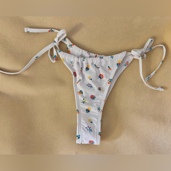 Wild Fable White Floral String Bikini Bottom Size XXS - Picture 3 of 9